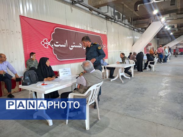 حضور پرشور دانش‌آموزان عضو سازمان دانش‌آموزی در نمازجمعه اصفهان