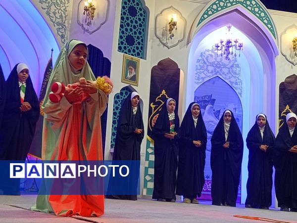 نشست ویژه بانوان پیرغلام حسینی در مشهد؛ جلوه‌ای از هم‌افزایی و معنویت