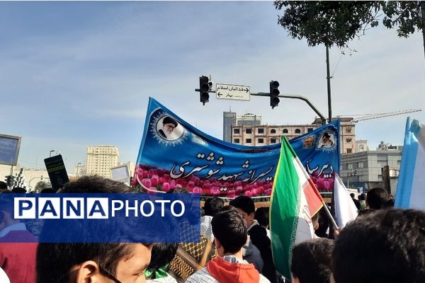  راهپیمایی ۱۳آبان روز ملی استکبار ستیزی و روز دانش آموز 