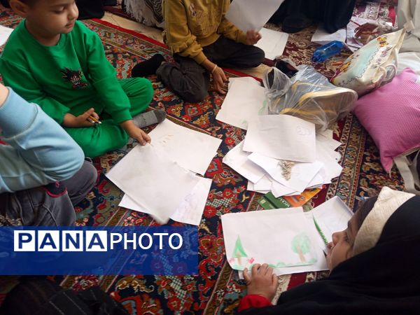 برپایی غرفه کودک در نماز جمعه کاشمر