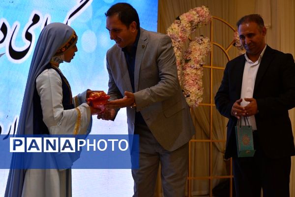 برگزاری مراسم گرامیداشت مقام معلم در بهارستان‌دو