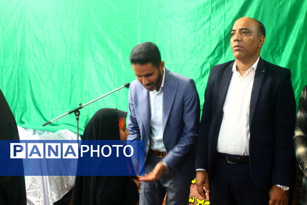 تجلی ایمان و همدلی دانش‌آموزان جزیره