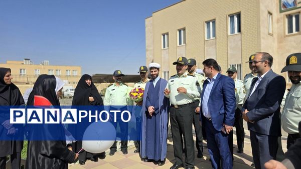 تبریک پیشتازان کوچک به مدافعان بزرگ امنیت در هفته نیروی انتظامی