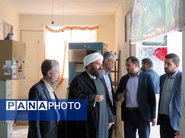 بازدید مدیر اداره آموزش و پرورش خلیل‌آباد از مدارس شهر