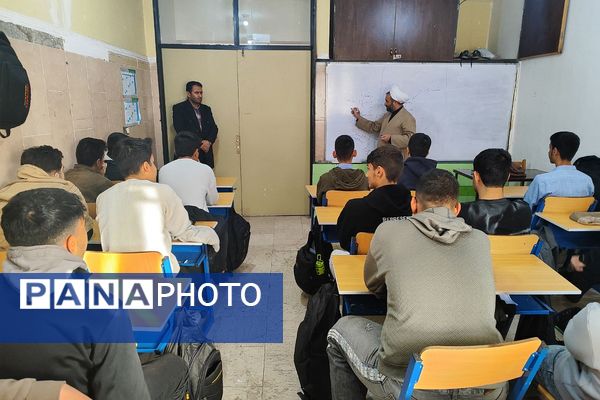 نشست تخصصی نماز در مدارس کهریزک 