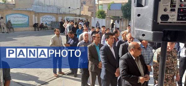 حضور پرشور دانش‌آموزان رای اولی شهرستان چرداول در انتخابات ریاست جمهوری