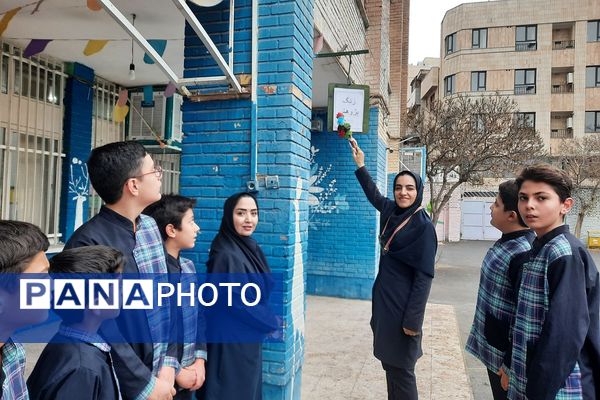 گرامیداشت «هفته پژوهش» در دبستان شهید دکتر چمران ناحیه دو شهرری 