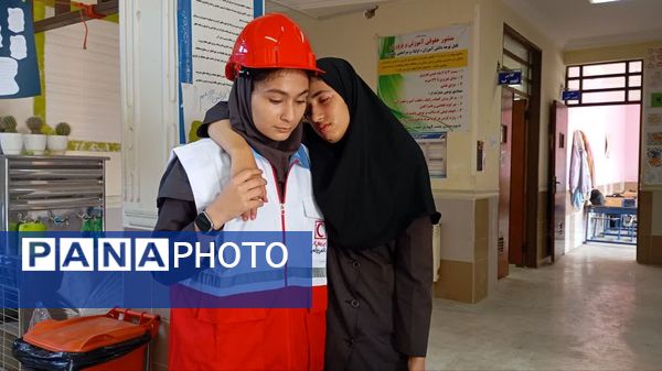 برگزاری مراسم متمرکز مانور زلزله و ایمنی مدارس در سرخنکلاته