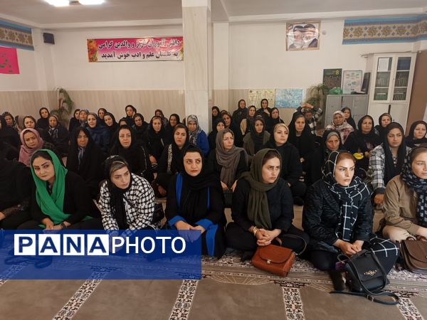 کارگاه آموزشی، برای اولیا دانش‌آموزان در اردبیل