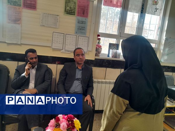 بازدید مسئولین اداره آموزش و پرورش از دبیرستان مادرمهربان خلیل آباد