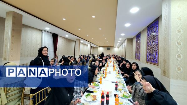جشن فارغ‌التحصیلی دانش‌آموزان دختر بروجنی