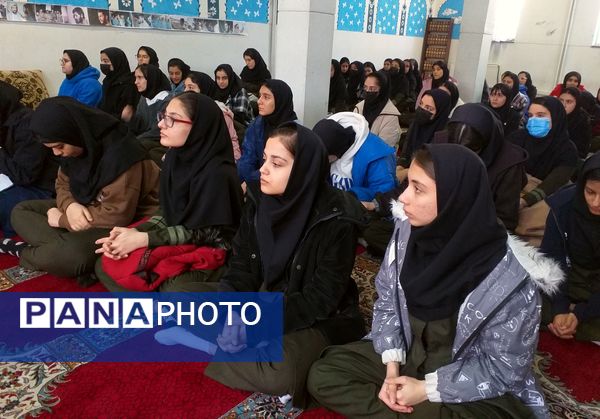 اجرای طرح لاله‌های روشن در دبیرستان شهید همت شهرستان ملارد 