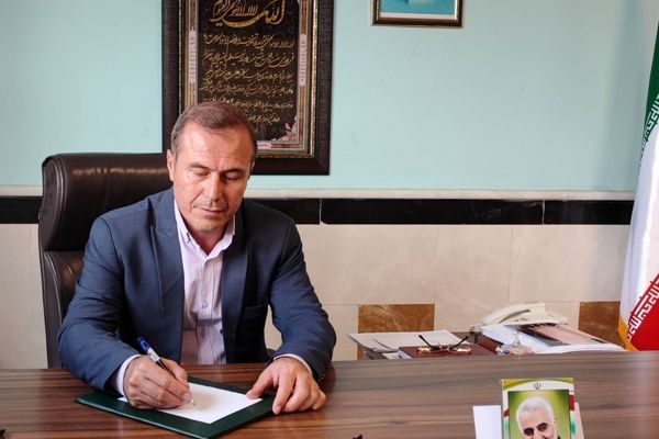 پیام تبریک مدیر آموزش و پرورش مانه و سملقان در پی درخشش دانش آموز سملقانی در سوگواره احلی من العسل