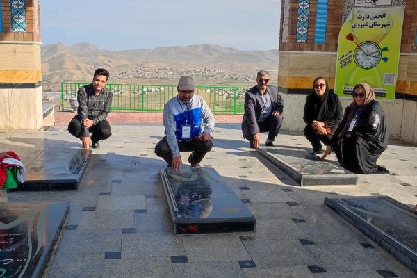غبارروبی مزار شهدای گمنام در جبل النور شیرکوه شیروان
