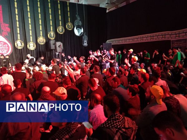 همایش بزرگ کشوری کاروان زیارتی رهسپاران عصر ظهور در ورزشگاه عراق 