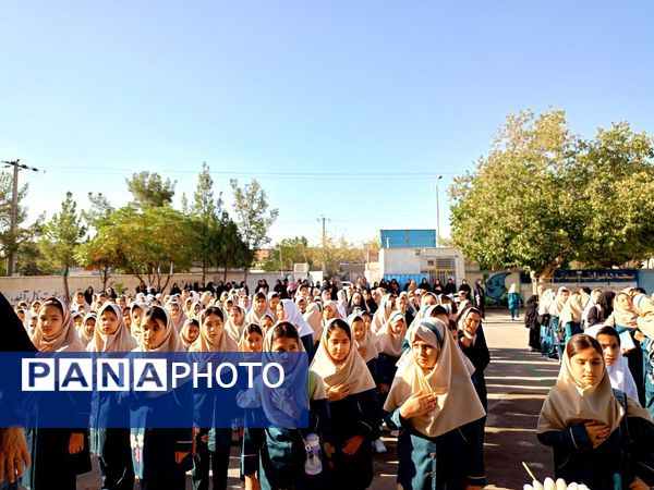 آیین نواخته زنگ آغاز سال تحصیلی در دبستان دخترانه سمیه