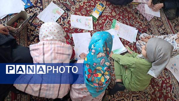 برپایی غرفه کودک در نمازجمعه کاشمر