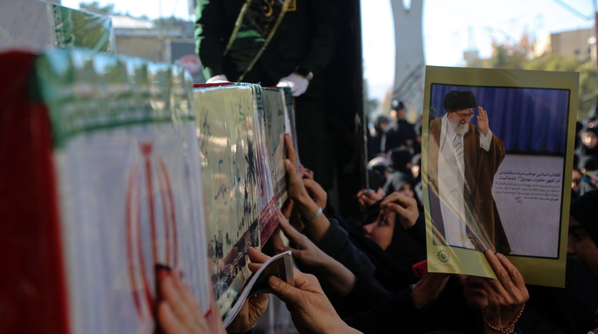 مراسم تشییع پیکرهای ۷ شهید گمنام در کرمانشاه