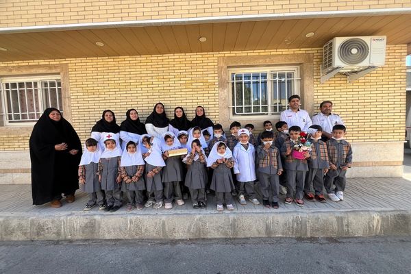 تبریک روز پرستار توسط نوآموزان کودکستان باغ پروانه‌های سورمق
