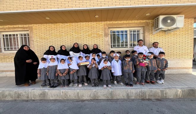 تبریک روز پرستار توسط نوآموزان کودکستان باغ پروانه‌های سورمق
