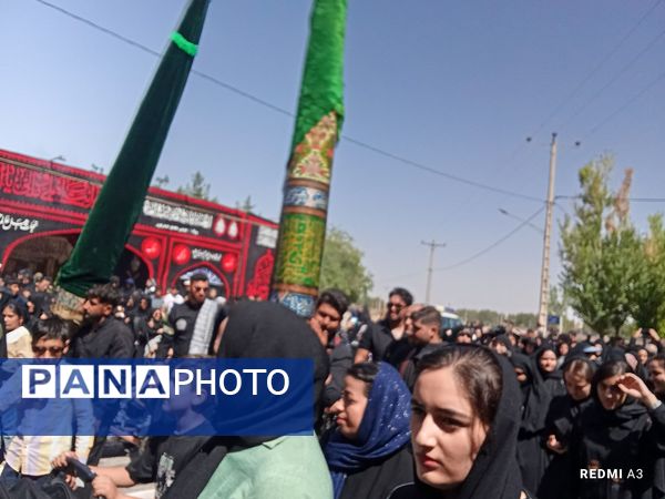 حضور مردم نیشابور در راهپیمایی جاماندگان اربعین حسینی