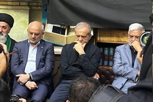 پزشکیان در مراسم گرامیداشت شهدای اقتدار ارتش حضور یافت
