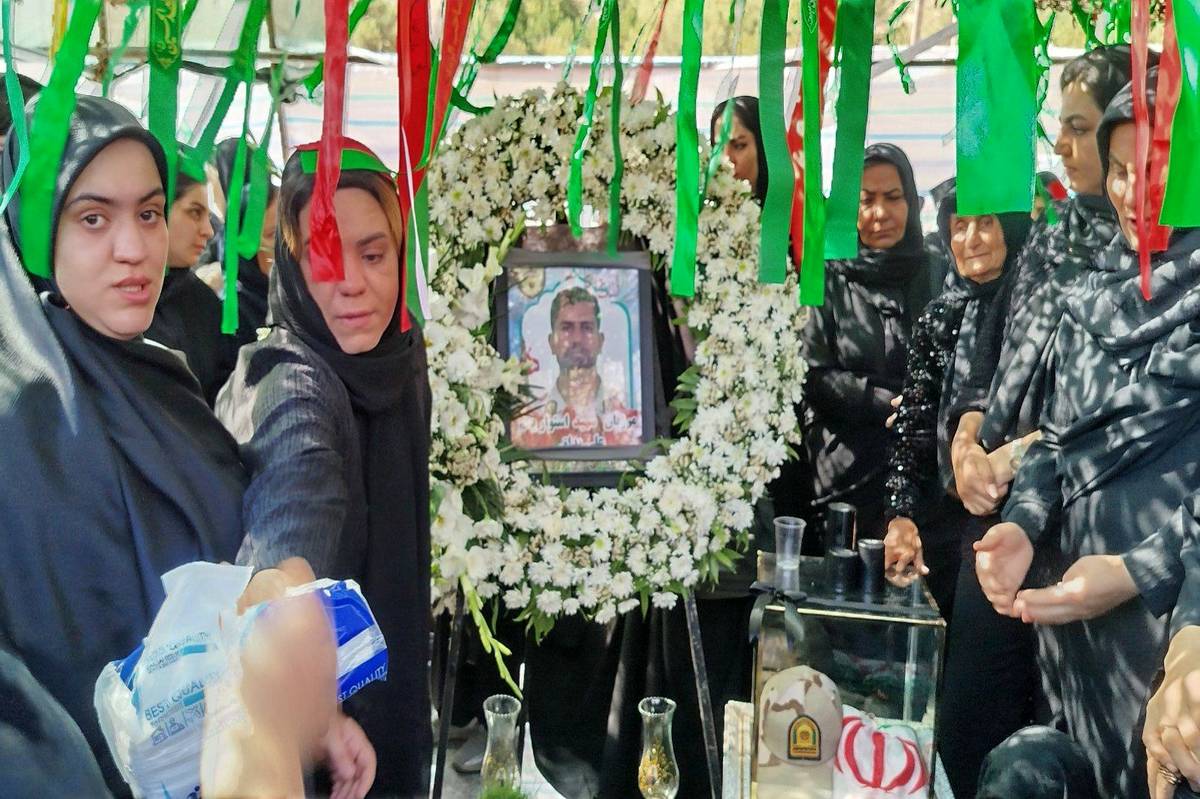 مراسم باشکوه چهلمین روز شهادت شهید مرزبان «علی بداق» با حضور گسترده مردم در خرم‌آباد لرستان برگزار شد