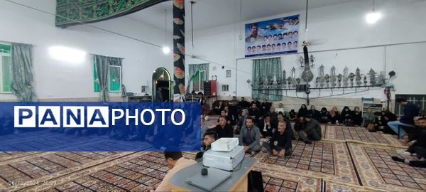 اولین نشست فعالان قرآنی، فرهنگی و هنری در روستای نامن شهرستان داورزن 