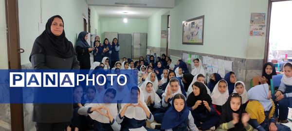 جشن روز معلم در مدرسه شهید احمد خاقانی شیروان