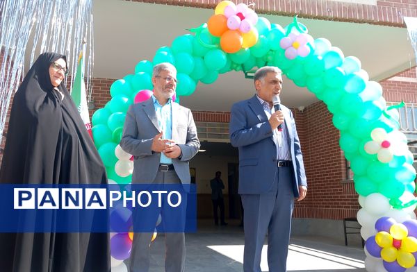 برگزاری جشن شکوفه ها در دبستان حاج تقی احدیان ناحیه ۶ مشهد