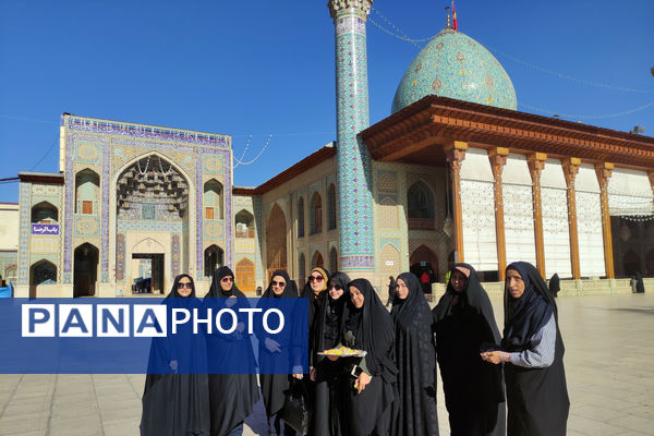 زیارت حرم مطهر شاهچراغ (ع) و ادای احترام به شهیده معصومه کرباسی