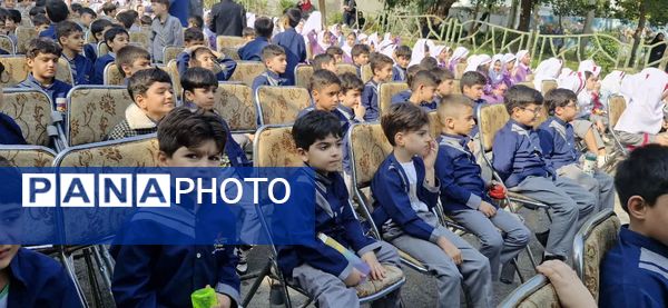 تماشاخانه سیار کانون پرورش فکری کودکان و نوجوانان میهمان کودکان محمودآبادی