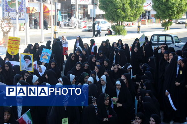 راهپیمایی روز دانش‌آموز در شهرستان بم