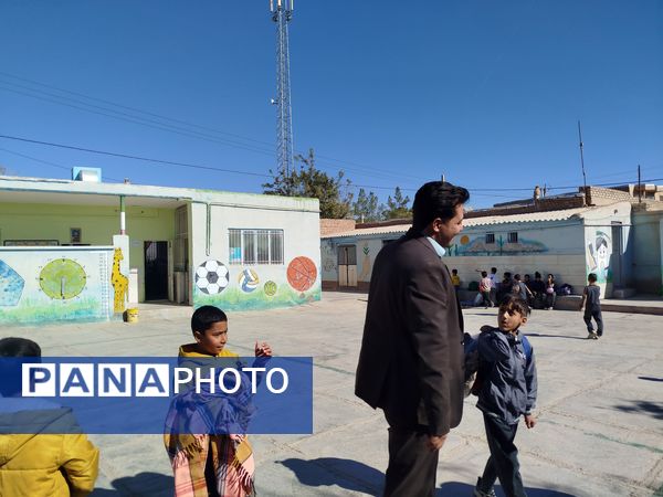 ایجاد فضای شاد وصمیمی در دبستان شهید عجمی فدافن