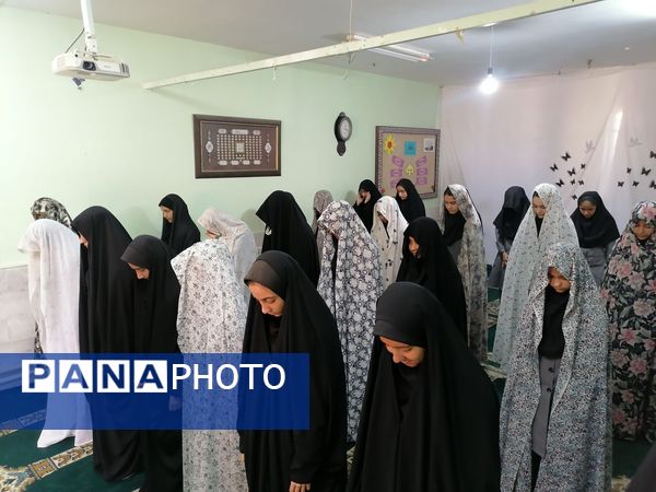 نمازجماعت دردبیرستان حاج مهدی روحانی ارغا