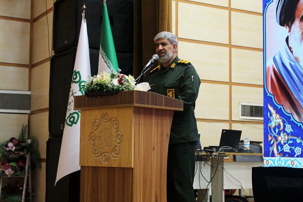 همایش «بسیج، مدرسه عشق» در باقرشهر 