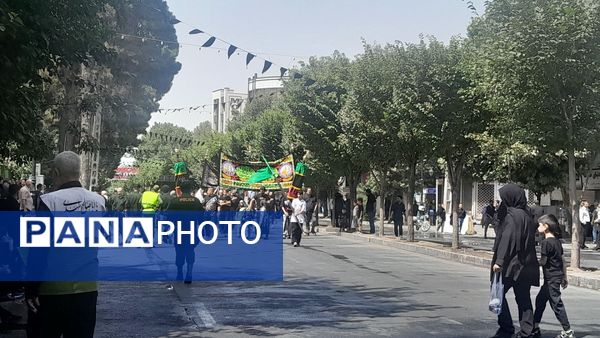  مراسم باشکوه ظهر عاشورا در امامزاده حسن کرج