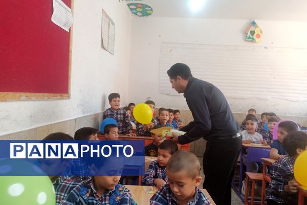 جشن شکوفه‌ها و آغاز سال تحصیلی دانش‌آموزان کلاس اول