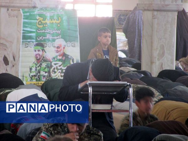 نمازجمعه با عطر شهید گمنام جان گرفت