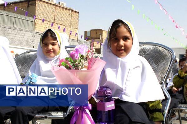 برگزاری جشن شکوفه‌ها در مدرسه عصمت شهرستان رباط کریم 