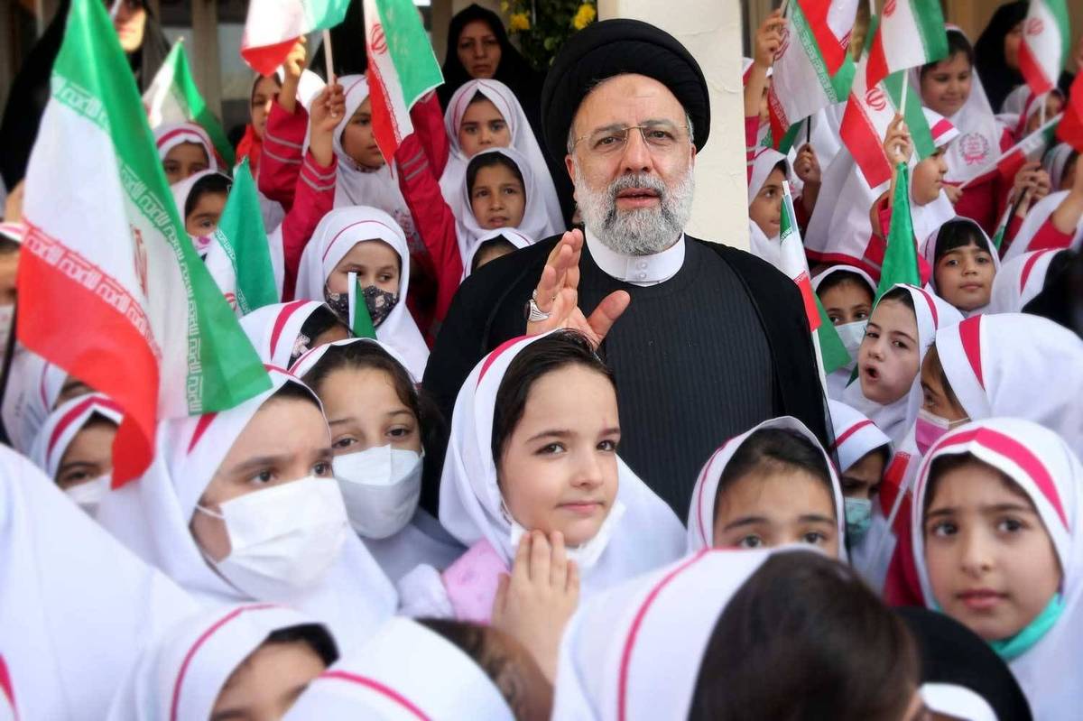 ‌راه‌اندازی پویش «پای کار ایران» ویژه دانش‌آموزان و برپایی حجله شهدا ‌در مدارس