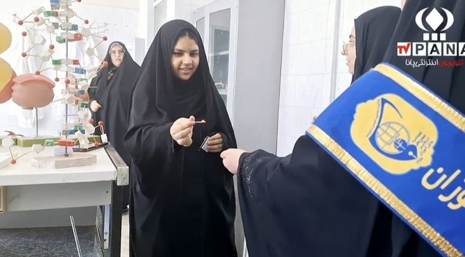 نمایشگاه دستاوردهای انقلاب در دبیرستان حضرت فاطمه زهرا(س) شهر کهک