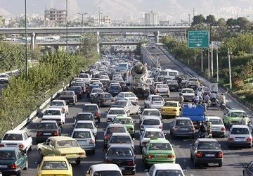 ترافیک پرحجم و سنگین در اکثر معابر و بزرگراه‌های پایتخت