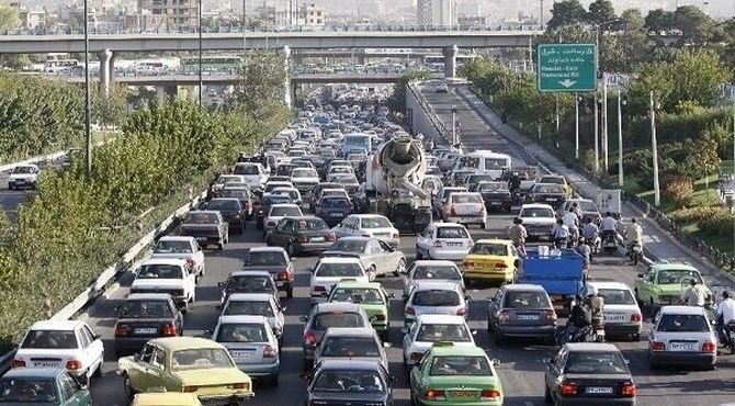 ترافیک پرحجم و سنگین در اکثر معابر و بزرگراه‌های پایتخت