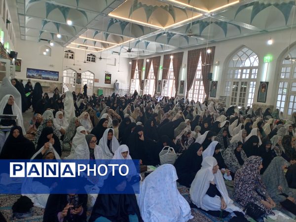حضور دانش‌آموز خبرنگاران پانا در نماز جمعه به مناسبت روز خبرنگار