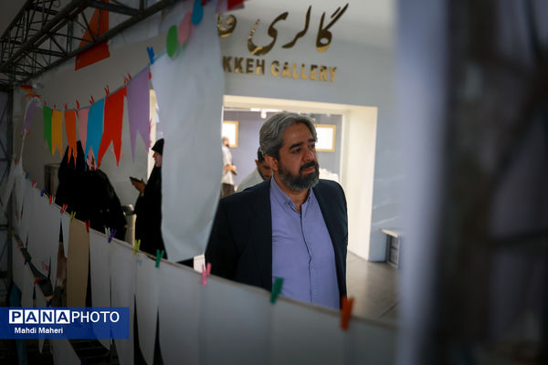 بازدید مدیرعامل خبرگزاری پانا از نمایشگاه «دست‌مریزاد»