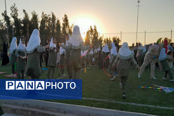 جشنواره بادبادک و بازی‌های بومی محلی در پایگاه دریایی بوشهر 