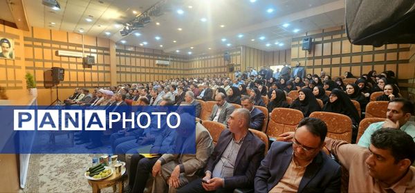 آیین تکریم و معارفه سرپرست جدید دانشگاه آزاد اسلامی واحد تاکستان