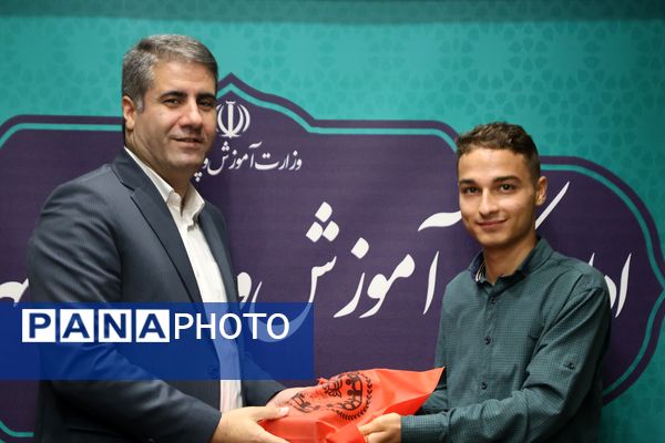 آیین تجلیل از دانش‌آموز خبرنگاران پانا پایتخت 