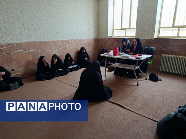 مرحله منطقه‌ای مسابقات قرآن و عترت دانش‌آموزان متوسطه اول و دوم در رضویه